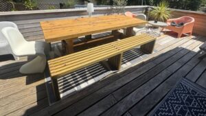 Deux bancs extérieurs en pin des Landes et Itauba réalisés sur mesure